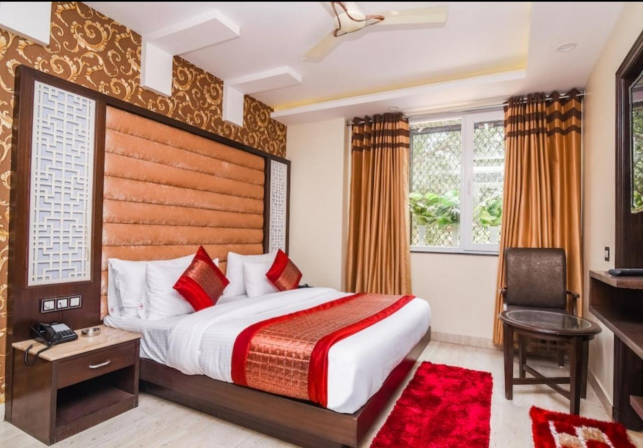Hotel Mannat International By Mannat Új-Delhi Kültér fotó