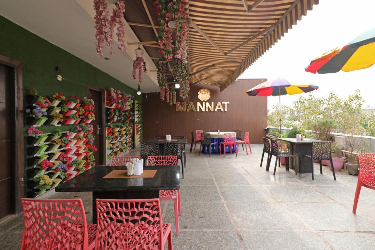 Hotel Mannat International By Mannat Új-Delhi Kültér fotó
