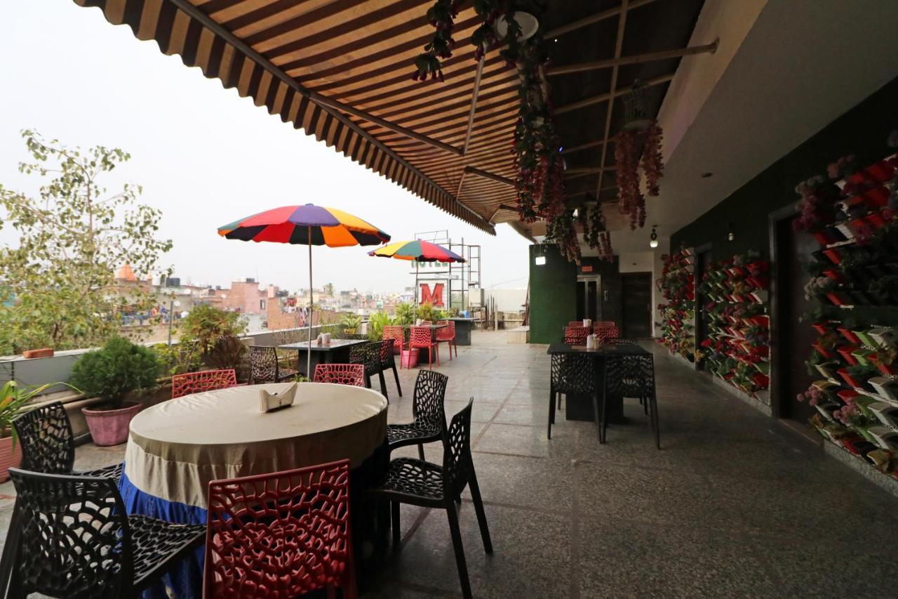 Hotel Mannat International By Mannat Új-Delhi Kültér fotó