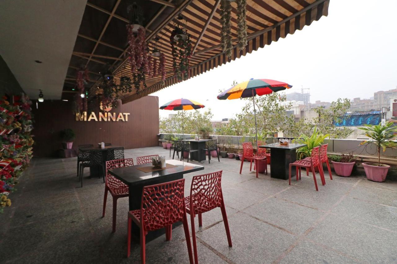 Hotel Mannat International By Mannat Új-Delhi Kültér fotó