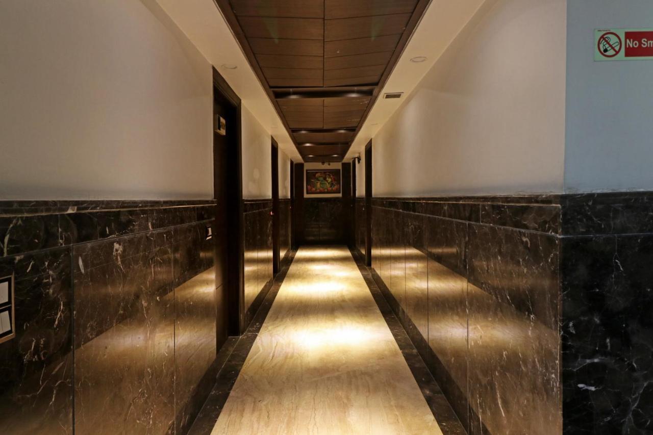 Hotel Mannat International By Mannat Új-Delhi Kültér fotó