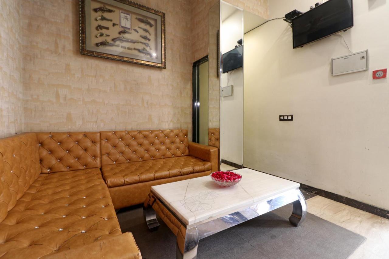 Hotel Mannat International By Mannat Új-Delhi Kültér fotó