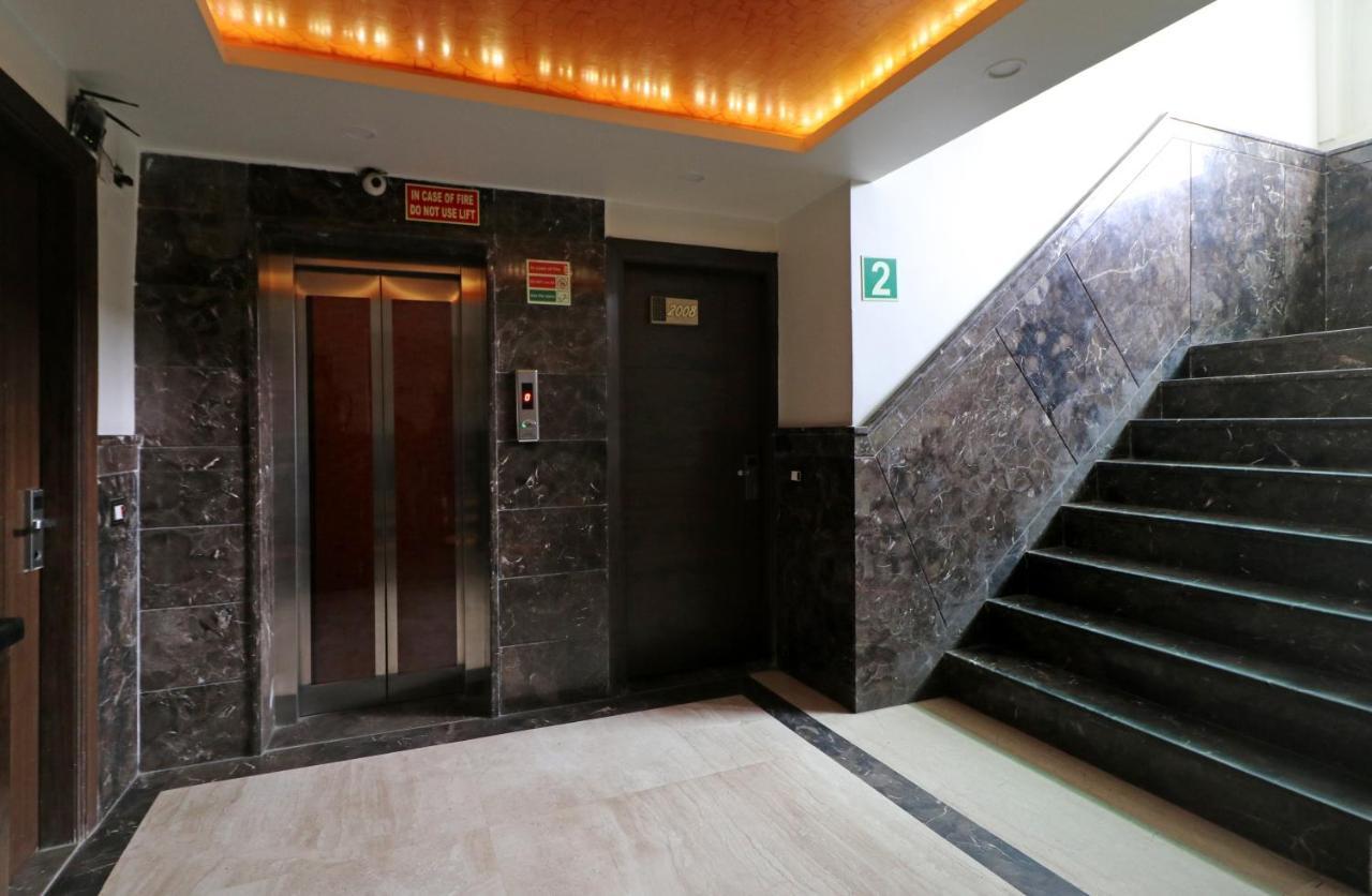 Hotel Mannat International By Mannat Új-Delhi Kültér fotó