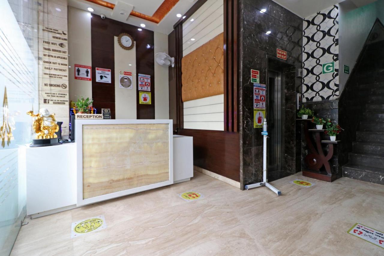 Hotel Mannat International By Mannat Új-Delhi Kültér fotó