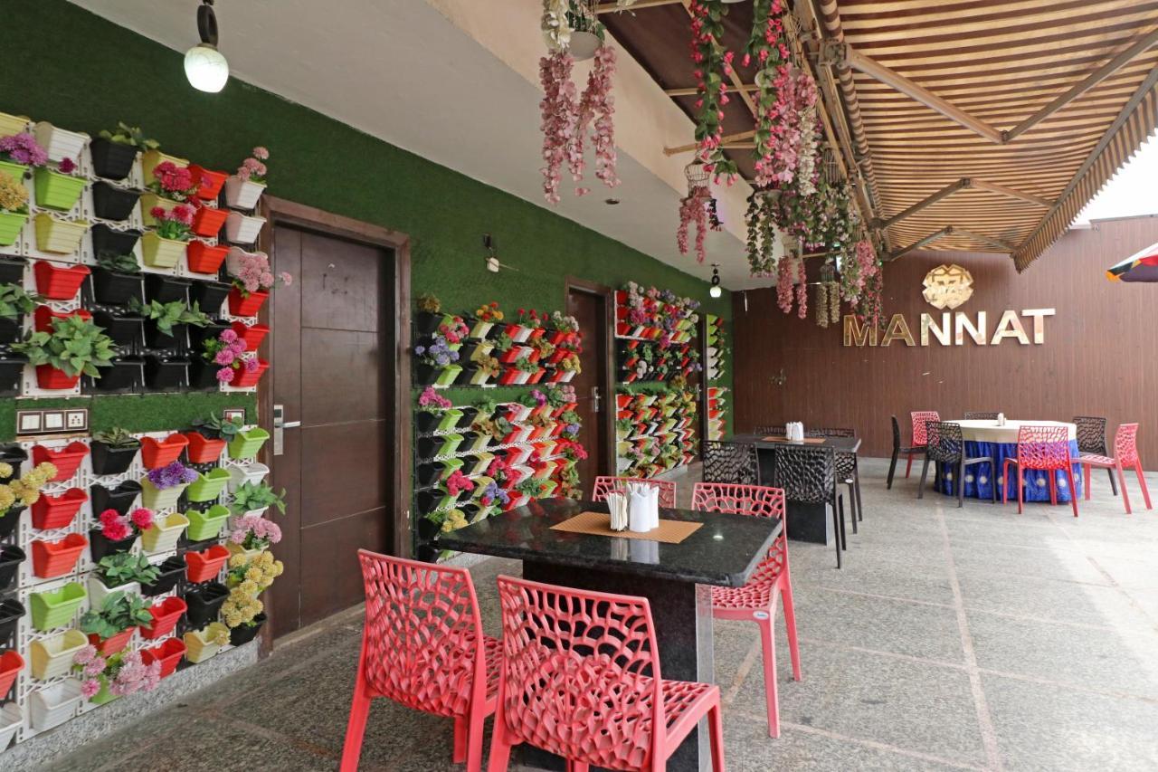 Hotel Mannat International By Mannat Új-Delhi Kültér fotó