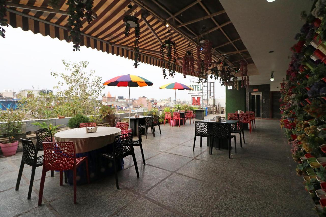 Hotel Mannat International By Mannat Új-Delhi Kültér fotó