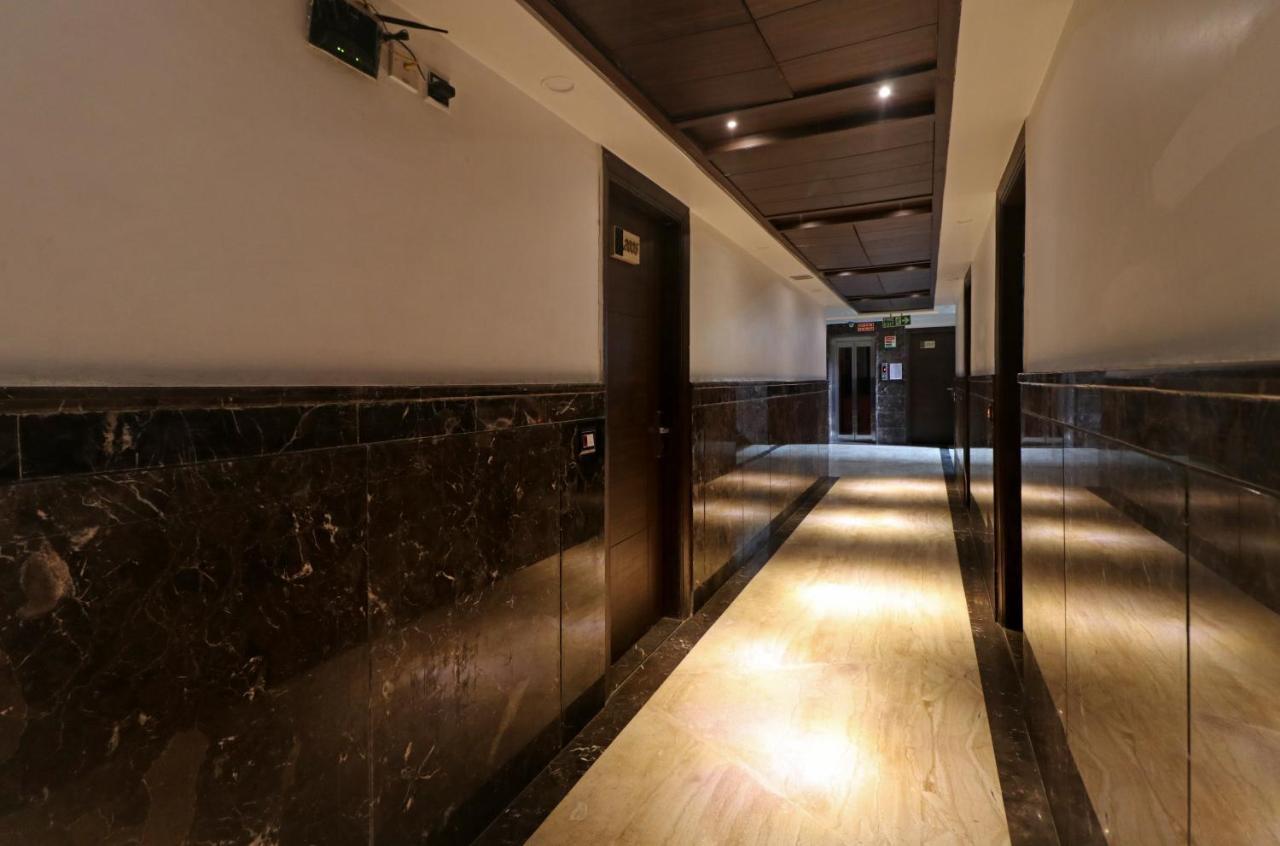 Hotel Mannat International By Mannat Új-Delhi Kültér fotó