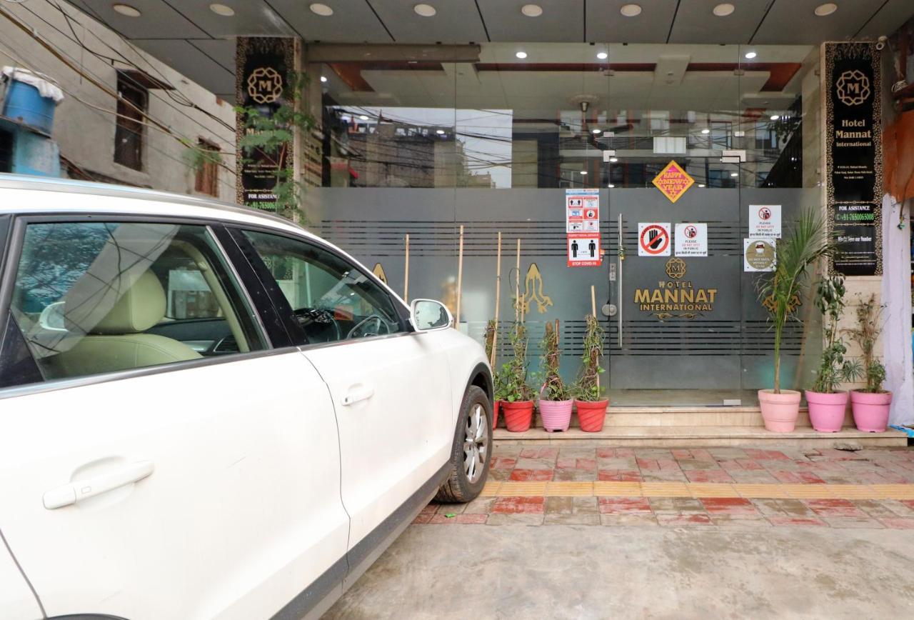 Hotel Mannat International By Mannat Új-Delhi Kültér fotó